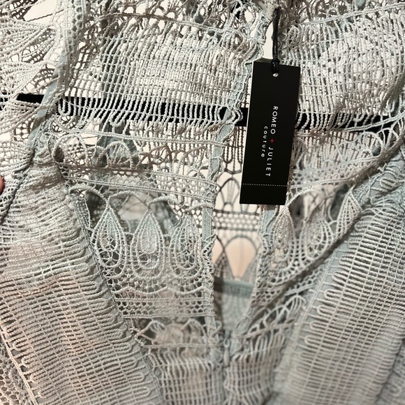 Romeo+Juliet Couture Lace Sleeveless Dress - Picture 5 of 7